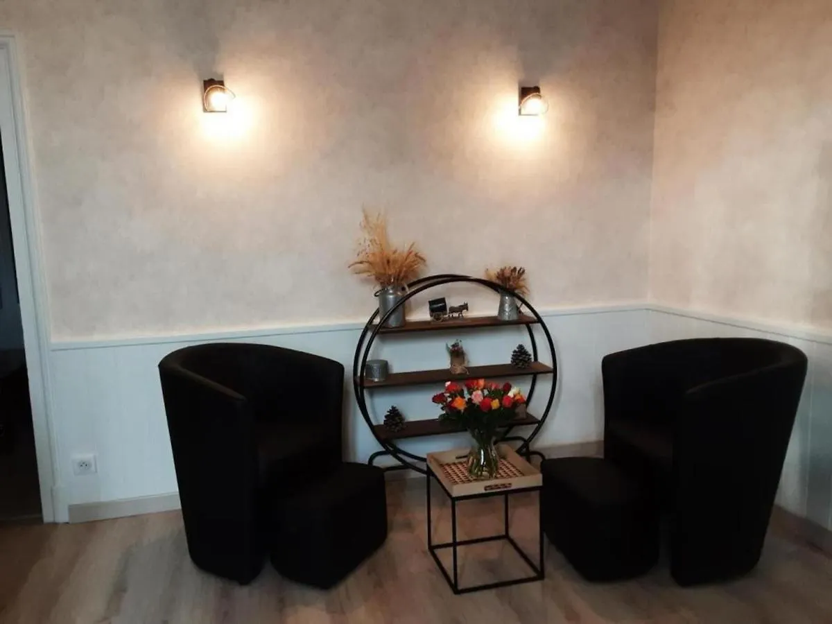 Maison De Ferme Renovee Avec Terrasse, Jardin Et Equipements Modernes A Taxat-Senat - Fr-1-489-363