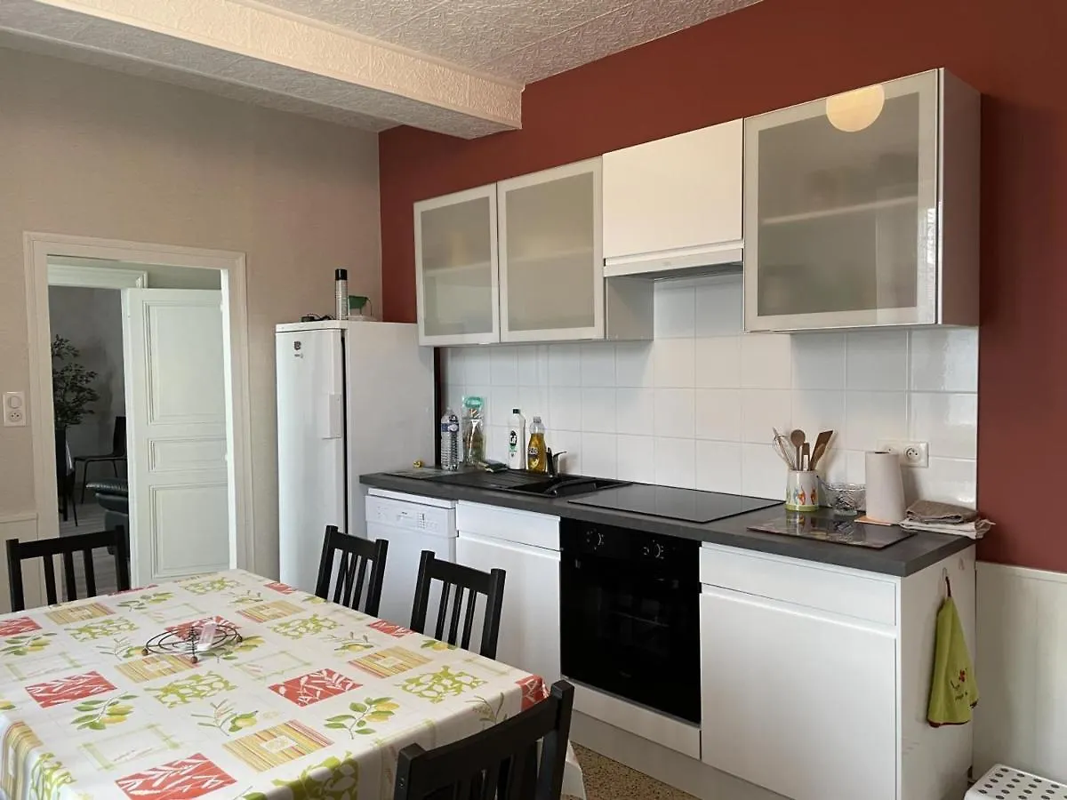 Maison De Ferme Renovee Avec Terrasse, Jardin Et Equipements Modernes A Taxat-Senat - Fr-1-489-363 0*,  France