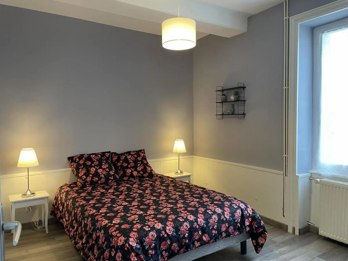 Maison De Ferme Renovee Avec Terrasse, Jardin Et Equipements Modernes A Taxat-Senat - Fr-1-489-363