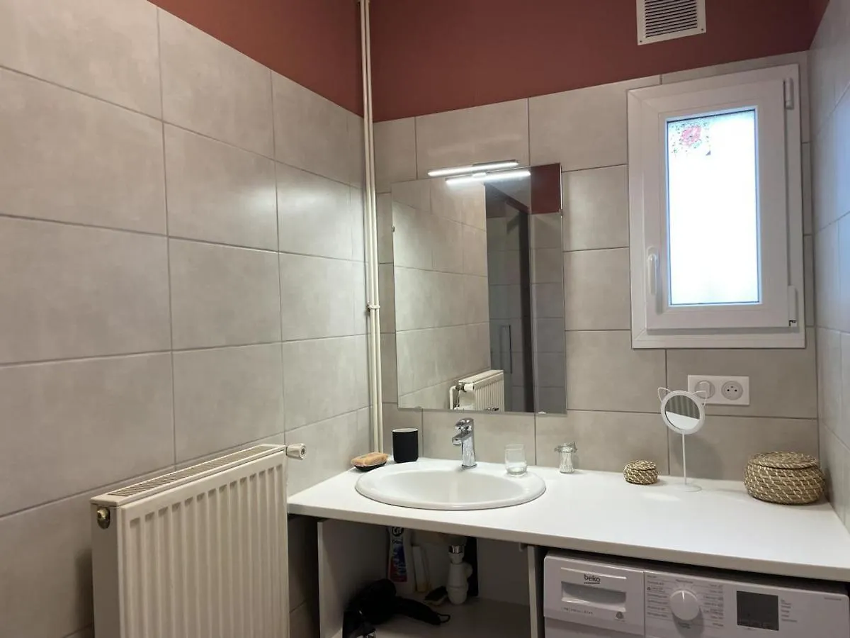 Maison De Ferme Renovee Avec Terrasse, Jardin Et Equipements Modernes A Taxat-Senat - Fr-1-489-363